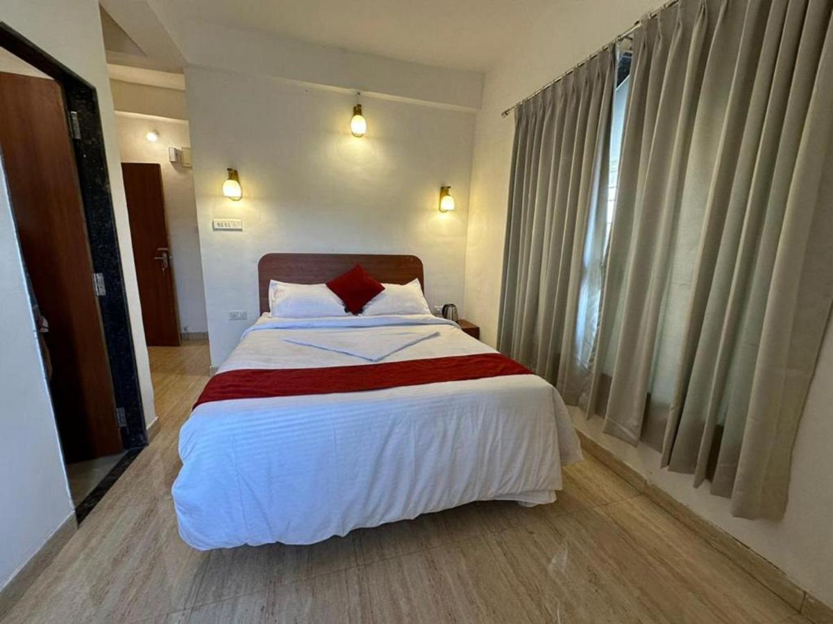 Hotel Sandesh Palace Lonavla Zewnętrze zdjęcie