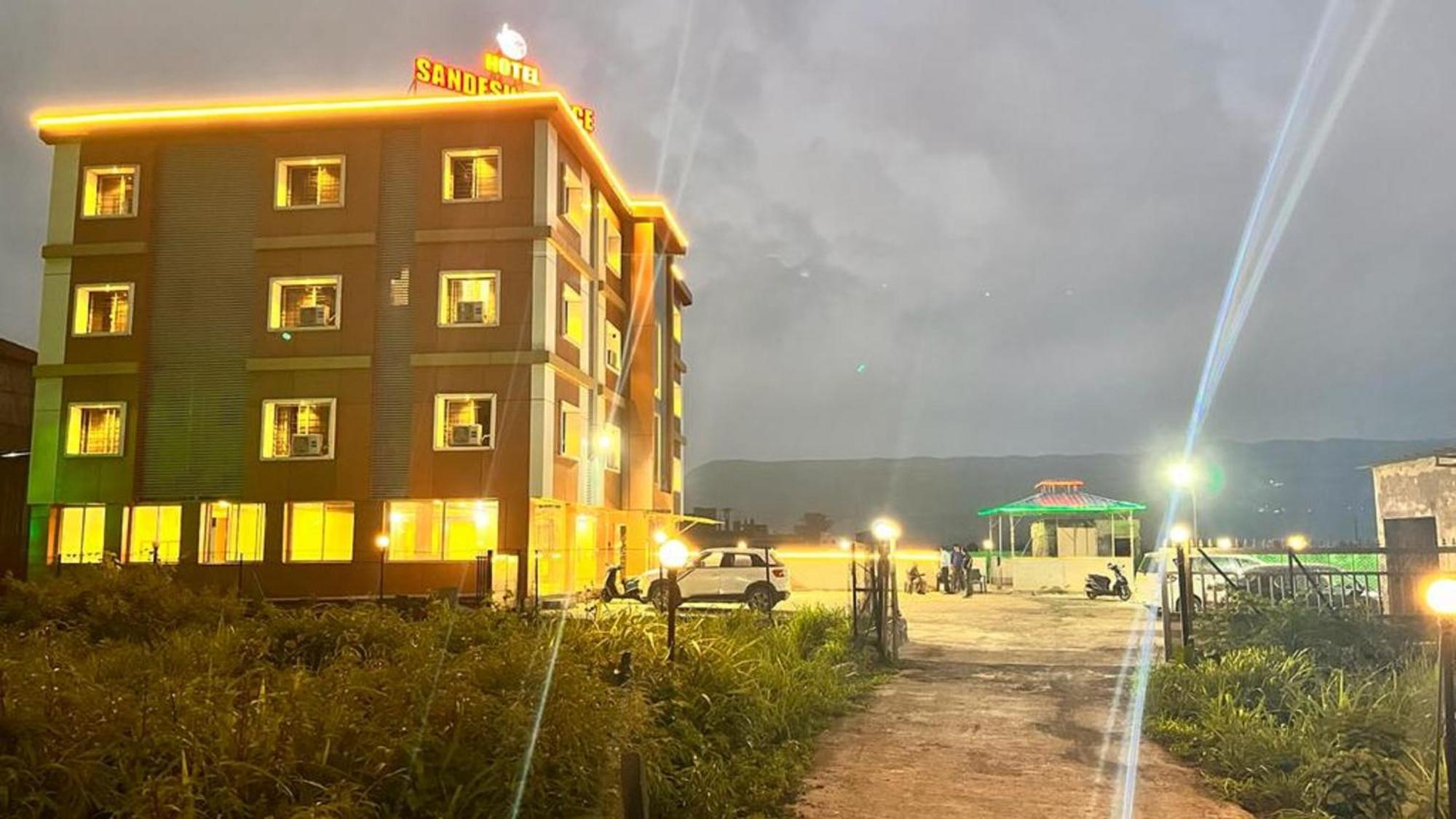 Hotel Sandesh Palace Lonavla Zewnętrze zdjęcie